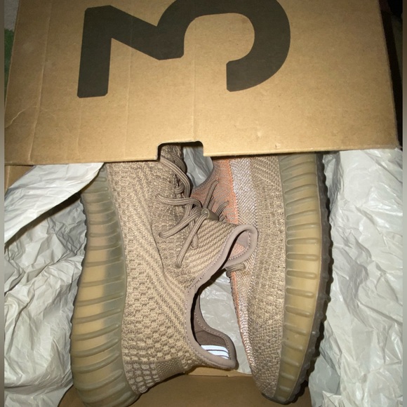 Selling Yeezys that have been used about 3 times and still in good condition main image 8